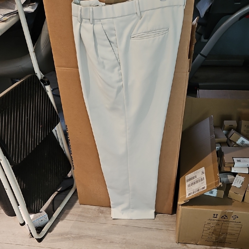 Dockers Men's Light Gray Dress Pants